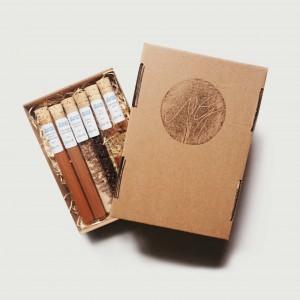 Gewürze stilvoll verpackt in Reagenzgläser zum selber abfüllen und beschriften. 6 Reagenzgläser um 6 Gewürze sind im Set enthalten. Jetzt ausprobieren und verschenken! Ihre Waldheimer Gewürze.